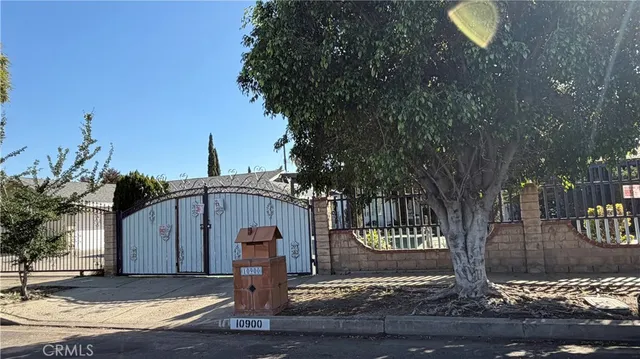 $929,900 | 10900 Goss Street, Sun Valley, CA 91352