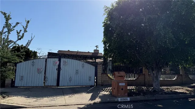 $929,900 | 10900 Goss Street, Sun Valley, CA 91352