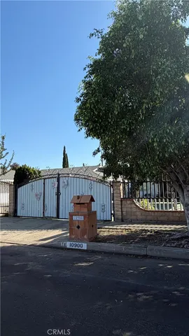 $929,900 | 10900 Goss Street, Sun Valley, CA 91352