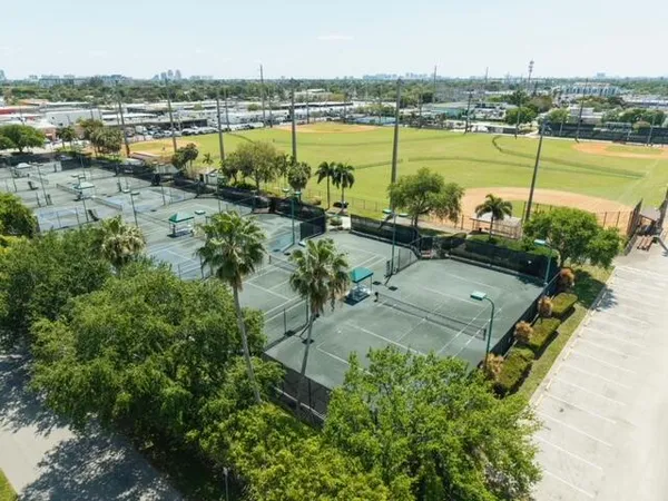 $449,900 | 270 Northeast 42nd Street, Oakland Park, FL 33334