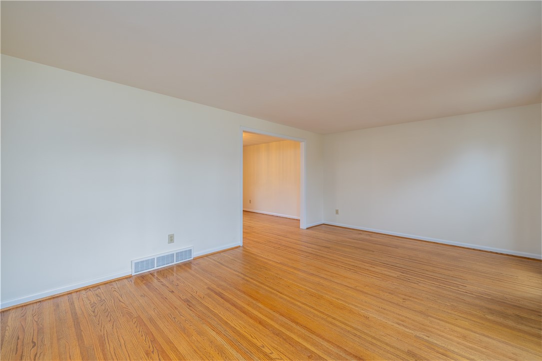 75 Parkwood Avenue Rochester, NY 14620 - Photo 15 of 28
