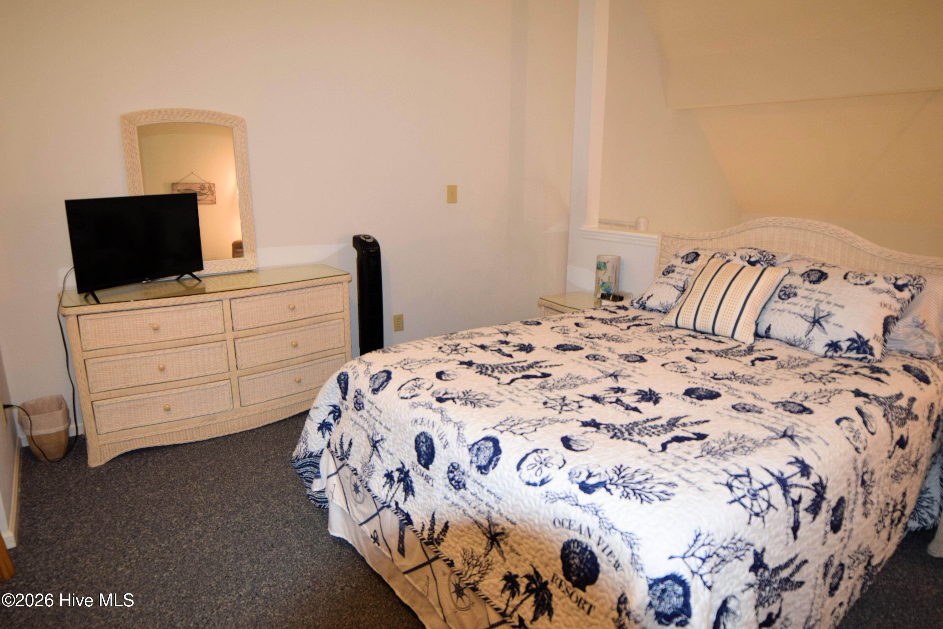 9201 Coast Guard Road, Unit H204 Emerald Isle, NC 28594 - Photo 14 of 39 Primary Suite
