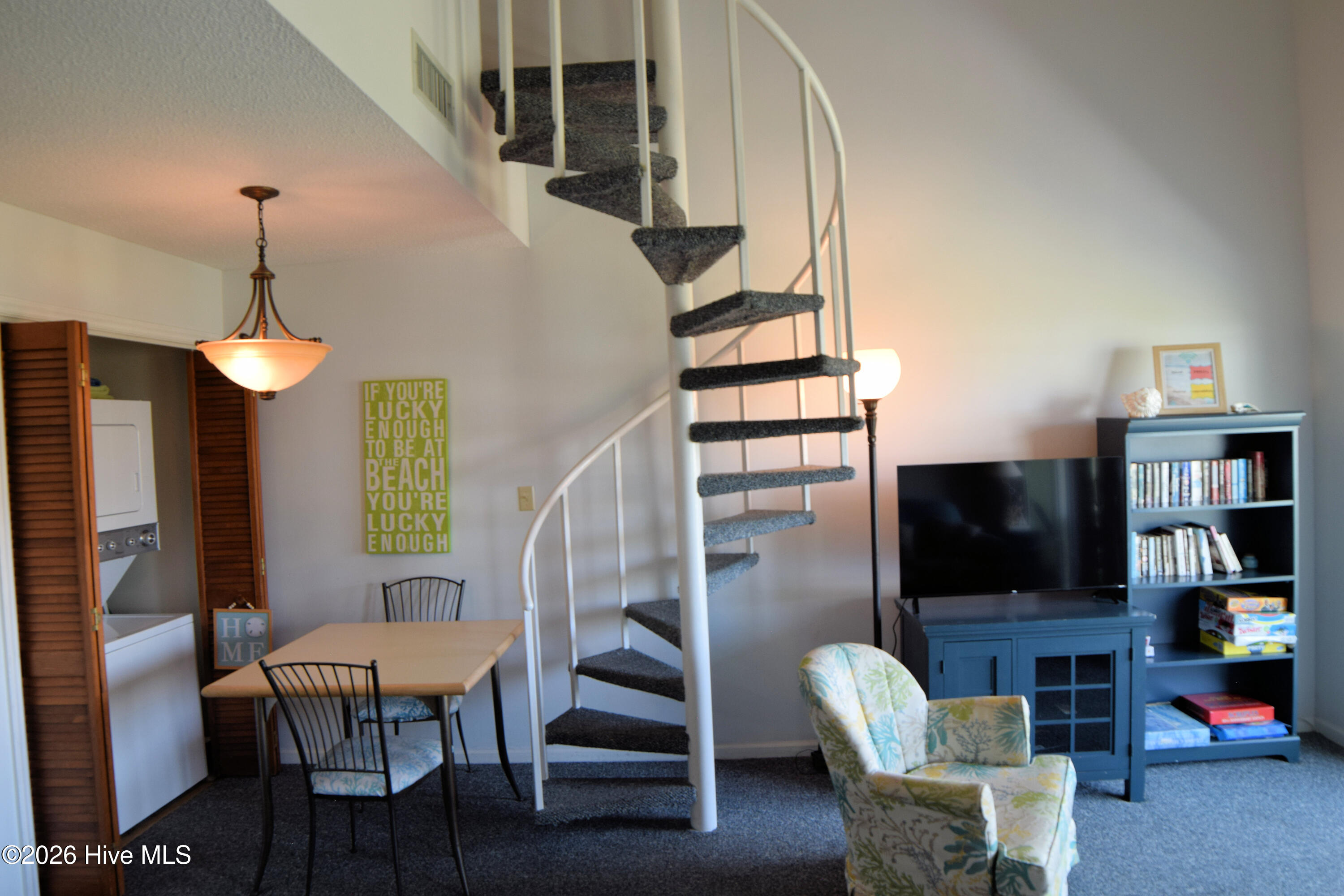 9201 Coast Guard Road, Unit H204 Emerald Isle, NC 28594 - Photo 5 of 39 Family Room