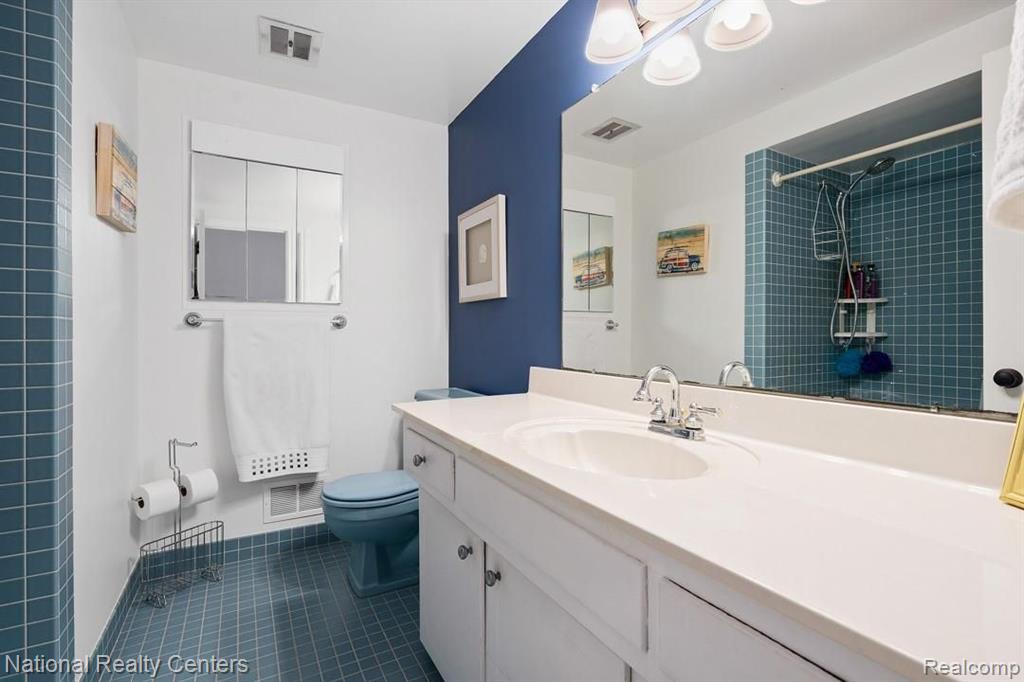 455 Cherry Tree Lane Rochester Hills, MI 48306 - Photo 22 of 35