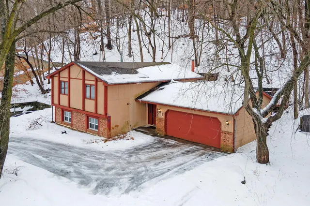 $354,000 | 2805 Brookview Drive, Burnsville, MN 55337
