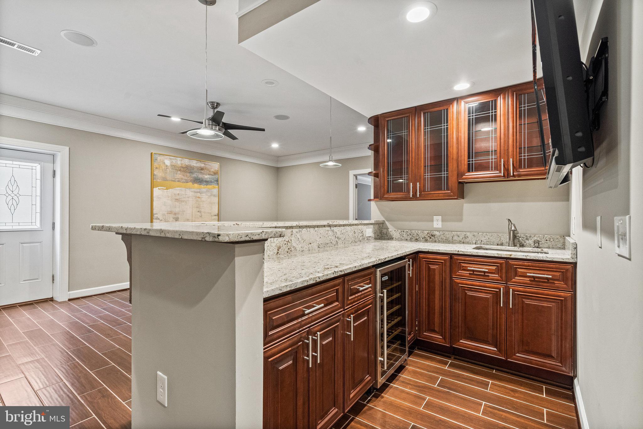 4561 Rona Place Fairfax, VA 22030 - Photo 62 of 78 Wet bar
