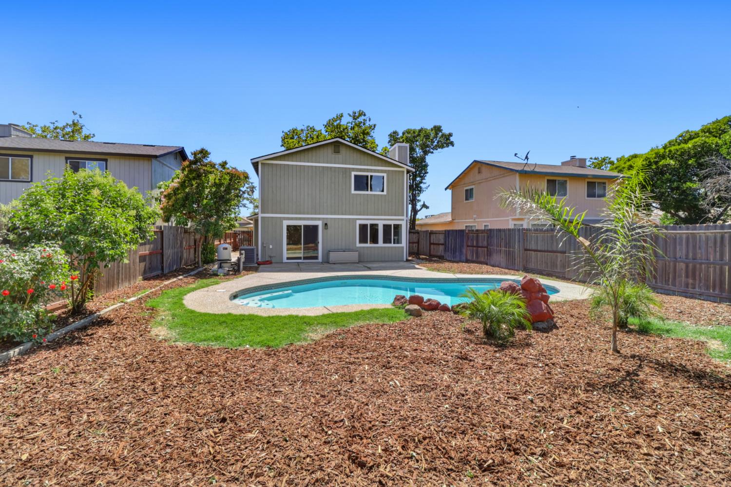 7521 Delta Pointe Way Sacramento, CA 95823 - Photo 45 of 48