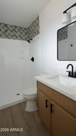 $2,100 | 925 East 7th Drive, Mesa, AZ 85204