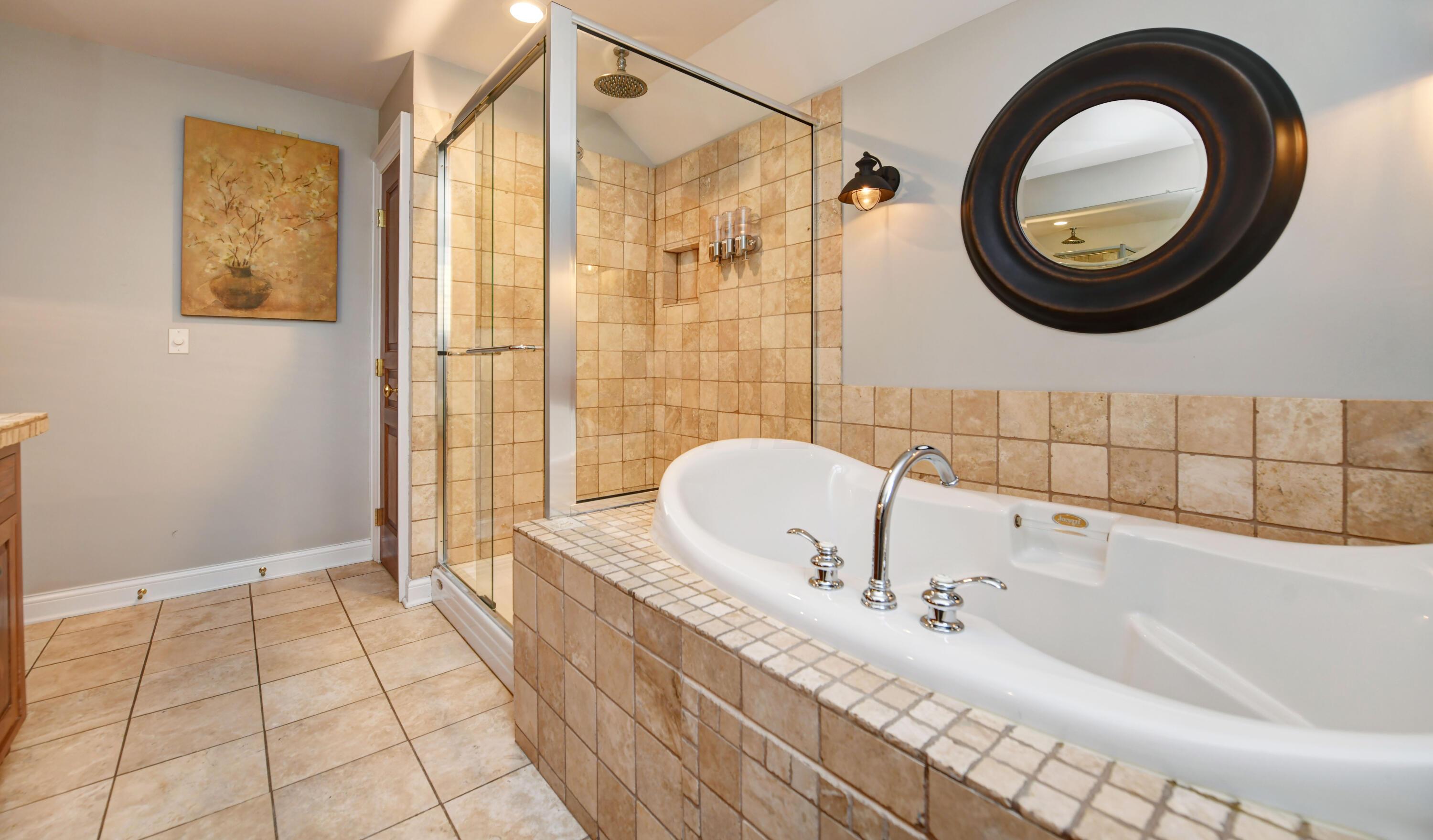 2210 Farleigh Road Columbus, OH 43221 - Photo 23 of 57 En Suite Bath (2)