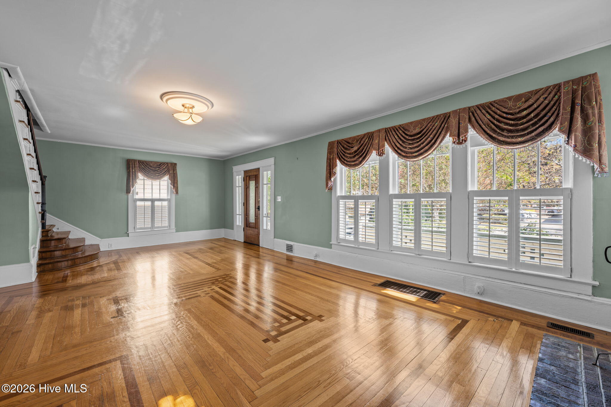 411 George Street New Bern, NC 28560 - Photo 7 of 76 Tons of Natural Light