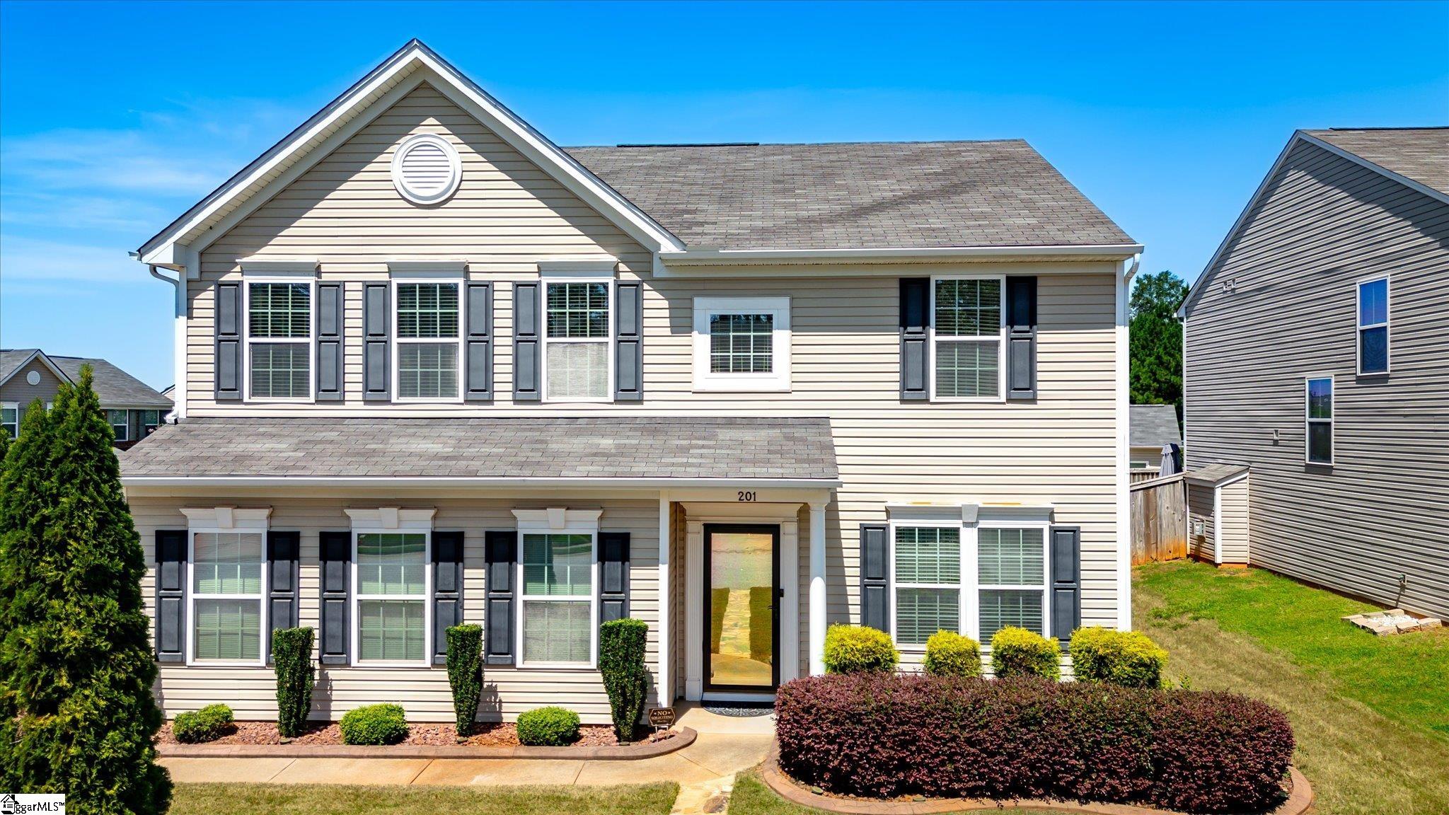 201 Shale Court Greenville, SC 29607 - Photo 3 of 38 Gallery Image 3