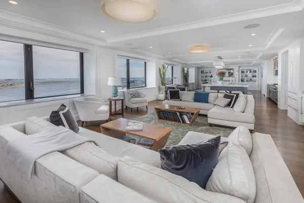 $16,500 | 85 East India Row, Unit 37ABC, Boston, MA 02110