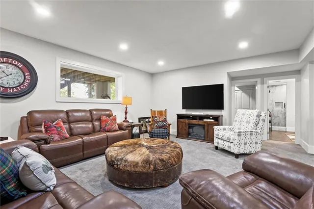 $1,099,000 | 9268 Brownridge Street, Lenexa, KS 66220