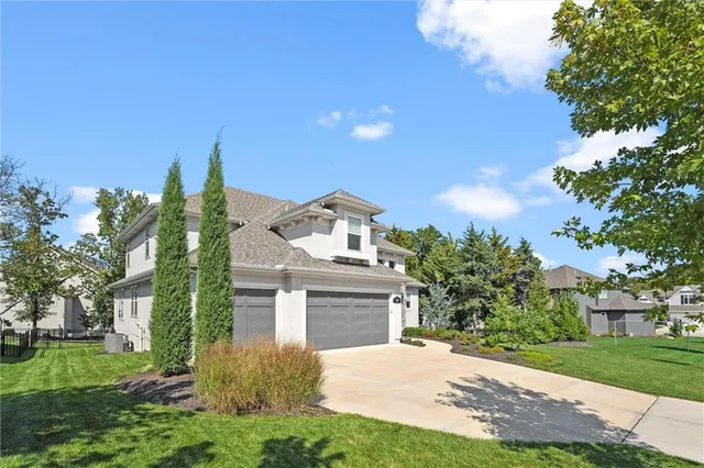 $1,099,000 | 9268 Brownridge Street, Lenexa, KS 66220