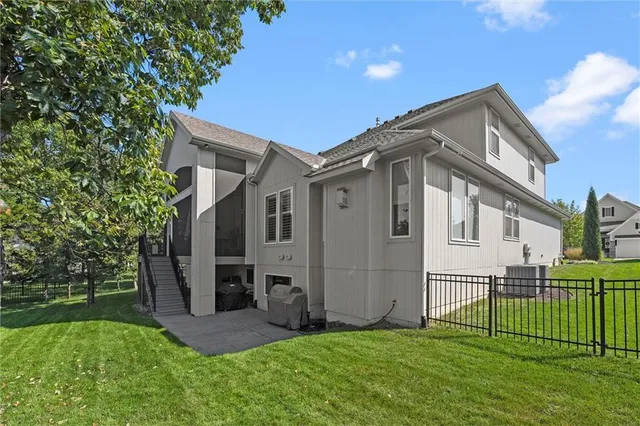 $1,099,000 | 9268 Brownridge Street, Lenexa, KS 66220