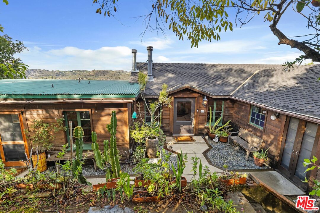 1551 Penny Road Topanga, CA 90290 - Photo 4 of 51