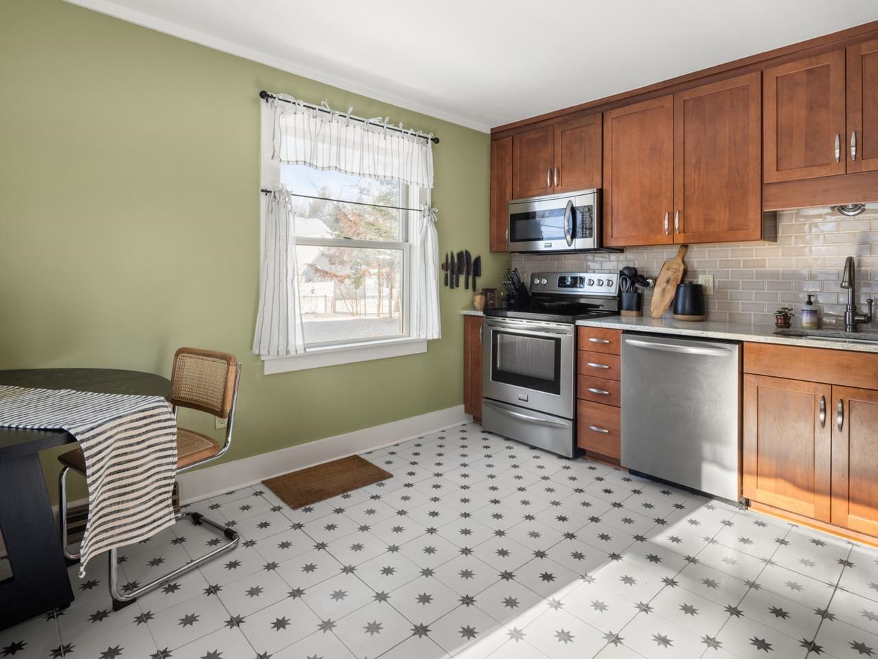 1016 Main Street Colchester, VT 05446 - Photo 8 of 37