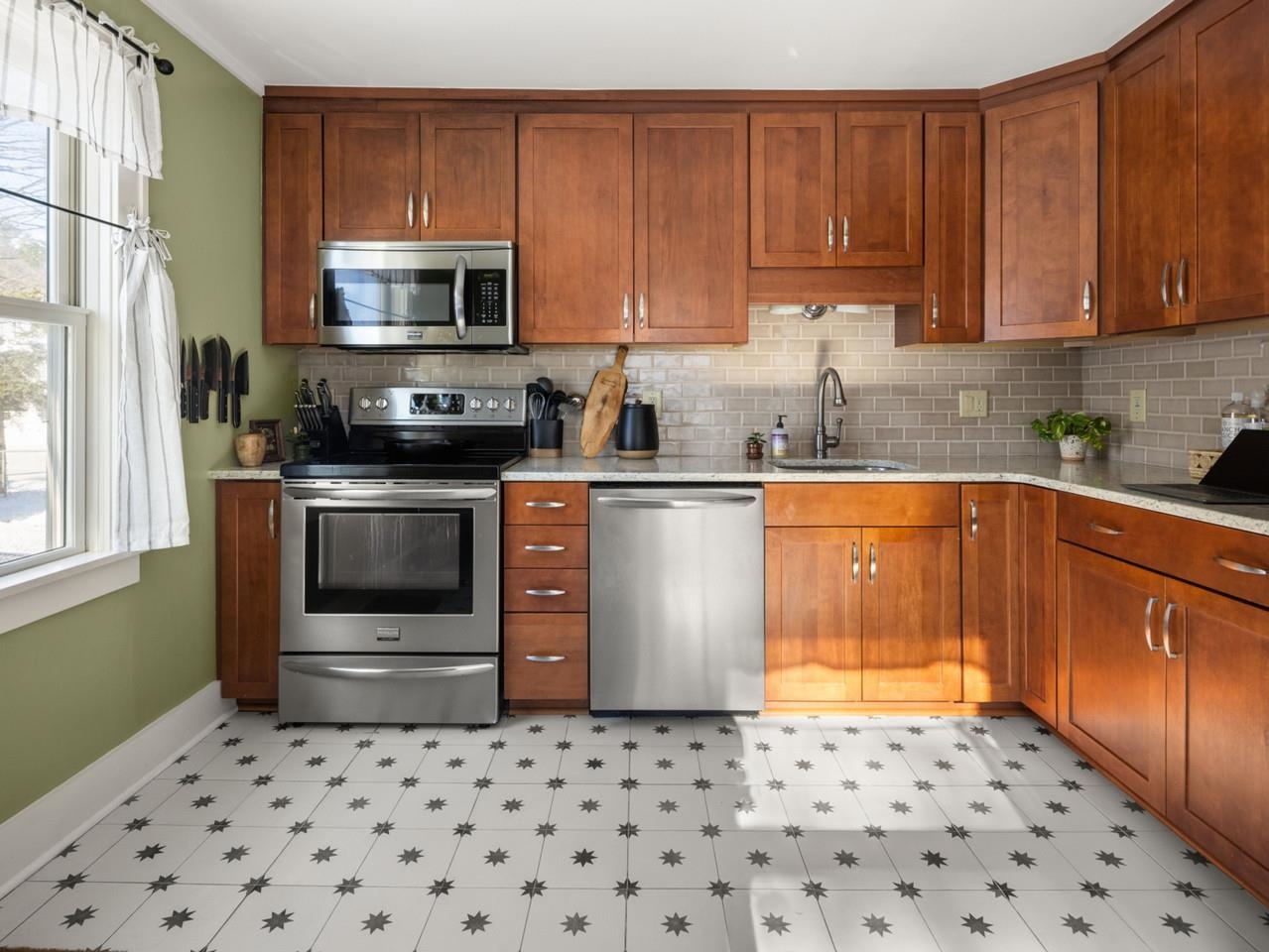 1016 Main Street Colchester, VT 05446 - Photo 9 of 37