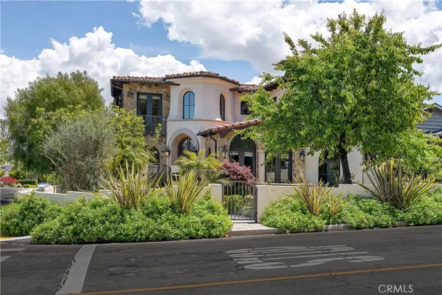 $24,000 | 718 North Poinsettia Avenue, Manhattan Beach, CA 90266