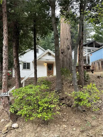 $1,800 | 31144 All View Drive, Unit A, Running Springs, CA 92382