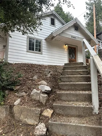 $1,800 | 31144 All View Drive, Unit A, Running Springs, CA 92382