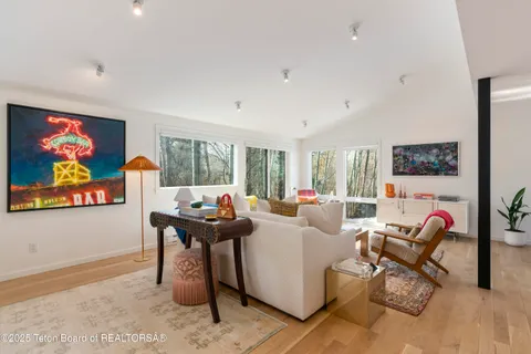 $2,850,000 | 725 Cache Creek Drive, Jackson, WY 83001