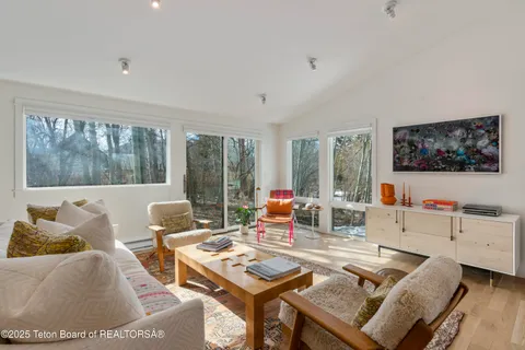 $2,850,000 | 725 Cache Creek Drive, Jackson, WY 83001