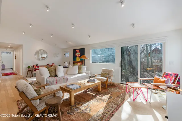 $2,850,000 | 725 Cache Creek Drive, Jackson, WY 83001