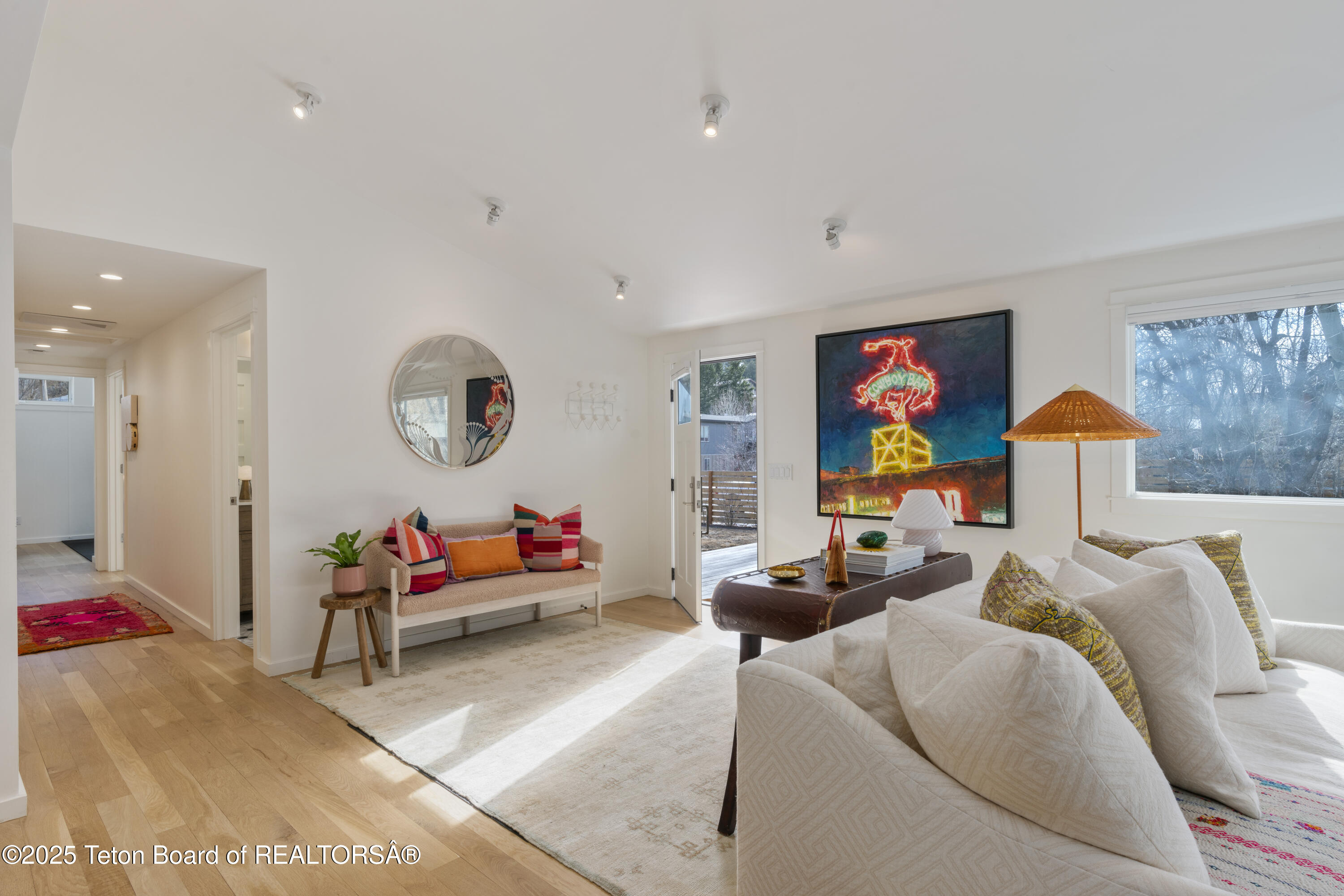 725 Cache Creek Drive Jackson, WY 83001 - Photo 15 of 36 Entry/Living