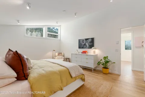 $2,850,000 | 725 Cache Creek Drive, Jackson, WY 83001