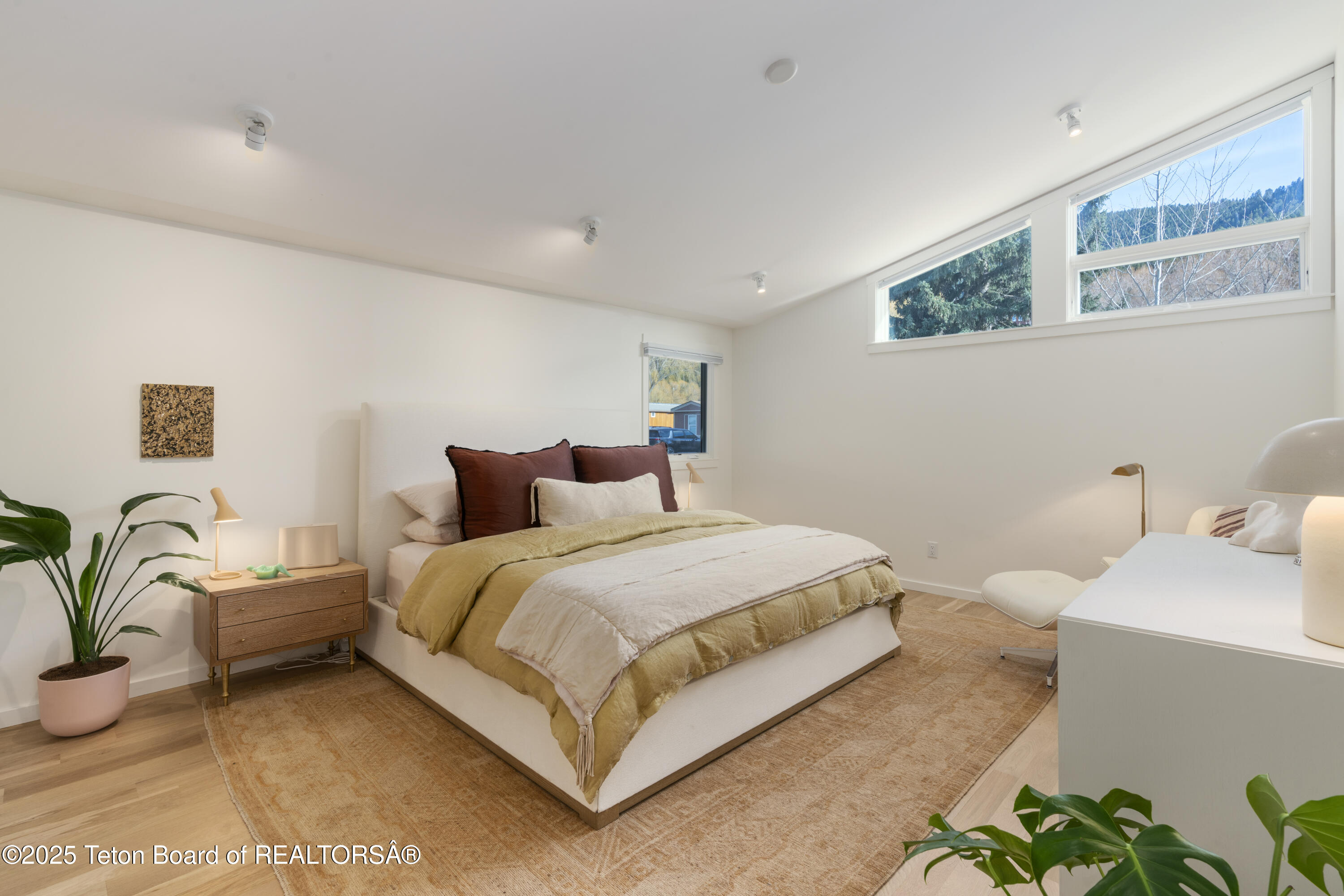 725 Cache Creek Drive Jackson, WY 83001 - Photo 18 of 36 Primary/Bed 1