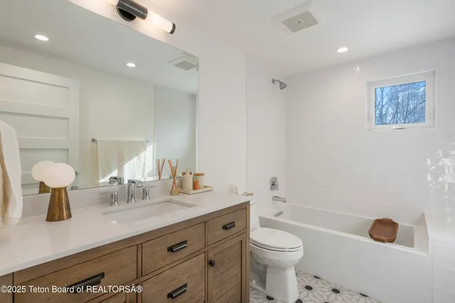 $2,850,000 | 725 Cache Creek Drive, Jackson, WY 83001