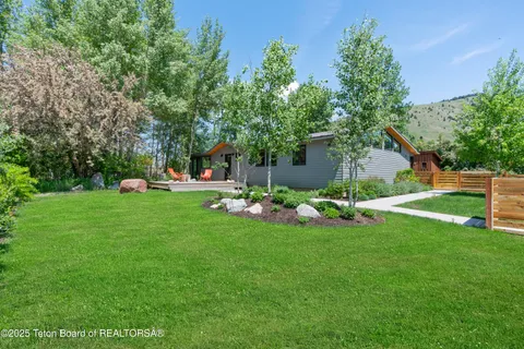 $2,850,000 | 725 Cache Creek Drive, Jackson, WY 83001