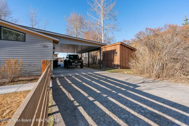 $2,850,000 | 725 Cache Creek Drive, Jackson, WY 83001