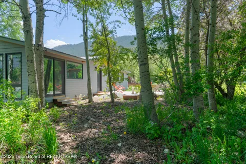 $2,850,000 | 725 Cache Creek Drive, Jackson, WY 83001
