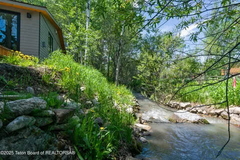 $2,850,000 | 725 Cache Creek Drive, Jackson, WY 83001