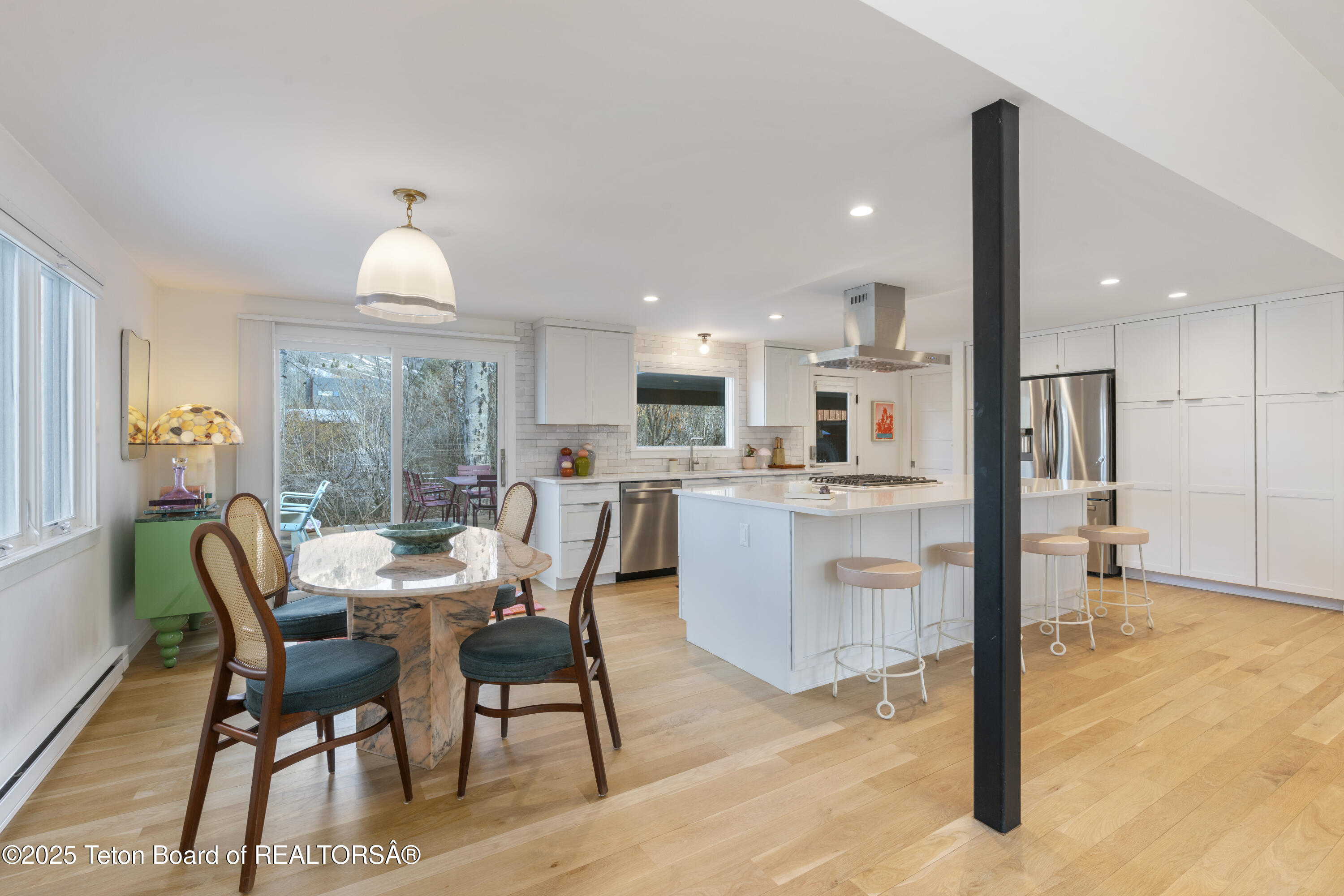 725 Cache Creek Drive Jackson, WY 83001 - Photo 8 of 36 Dining/Kitchen