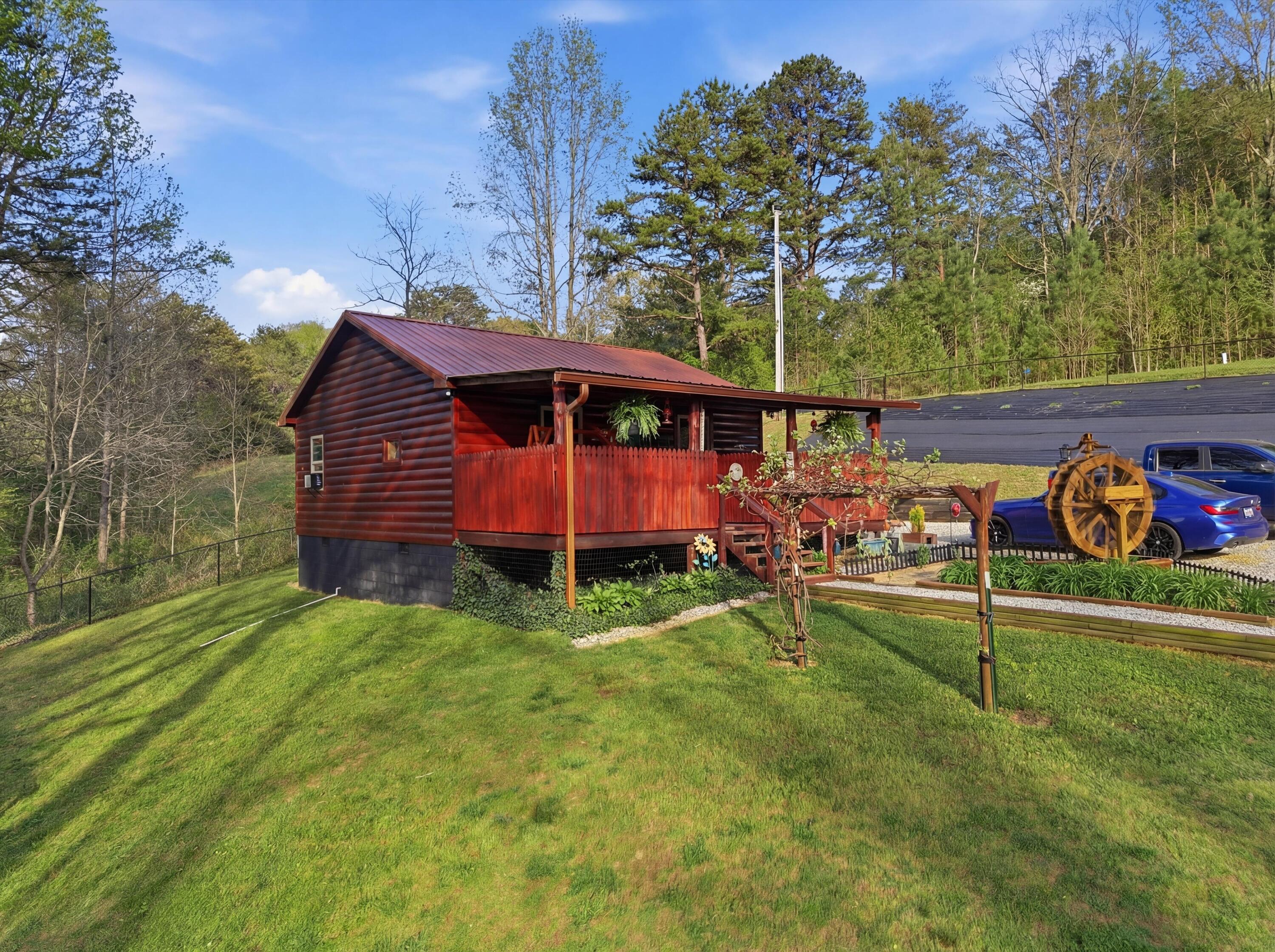 110 Angel Howard Road Pikeville, TN 37367 - Photo 11 of 33 05-DJI_20260406182445_0395_D_reedit_d784