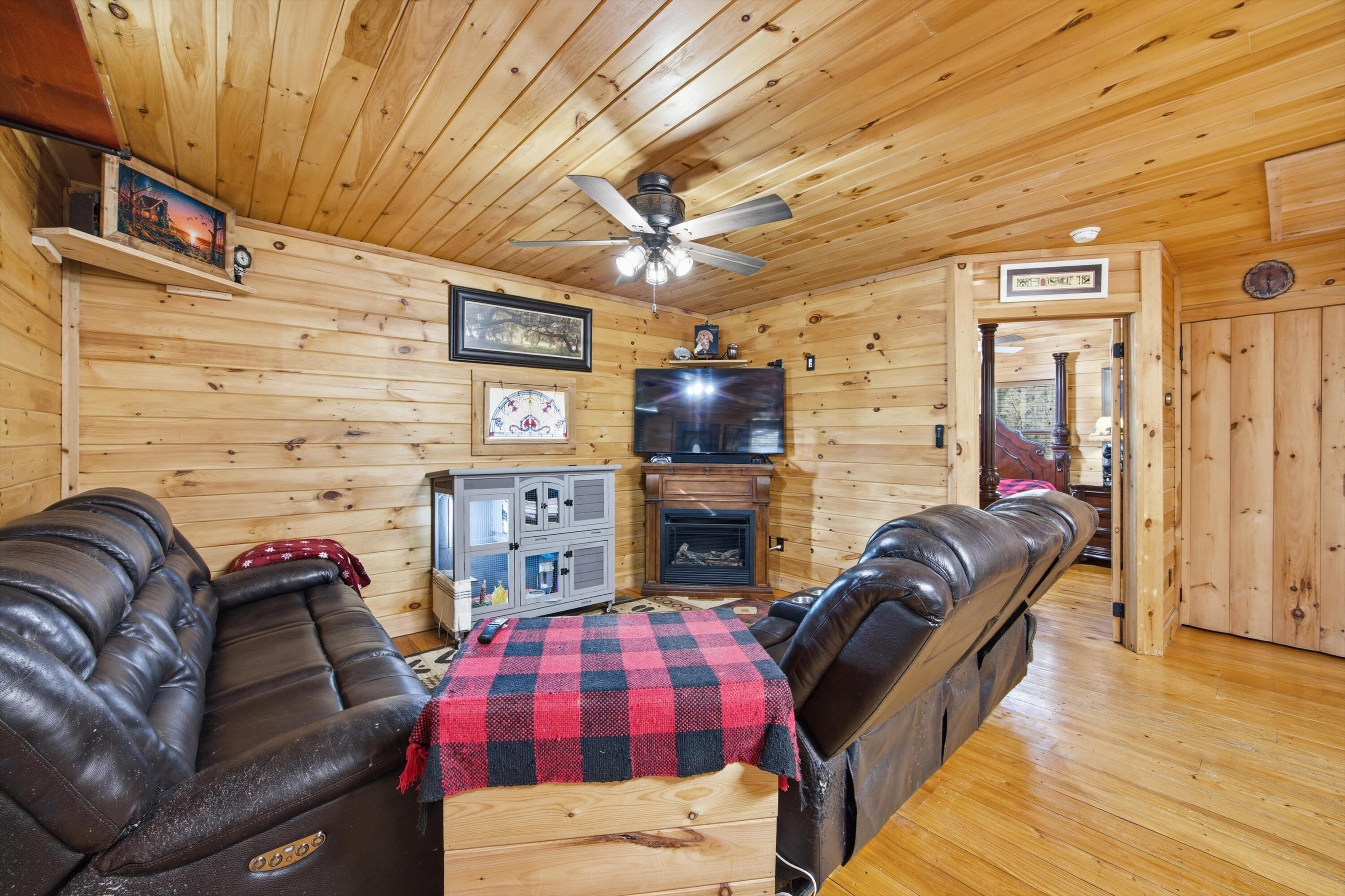 110 Angel Howard Road Pikeville, TN 37367 - Photo 13 of 33 08-110AngelHowardLn_004