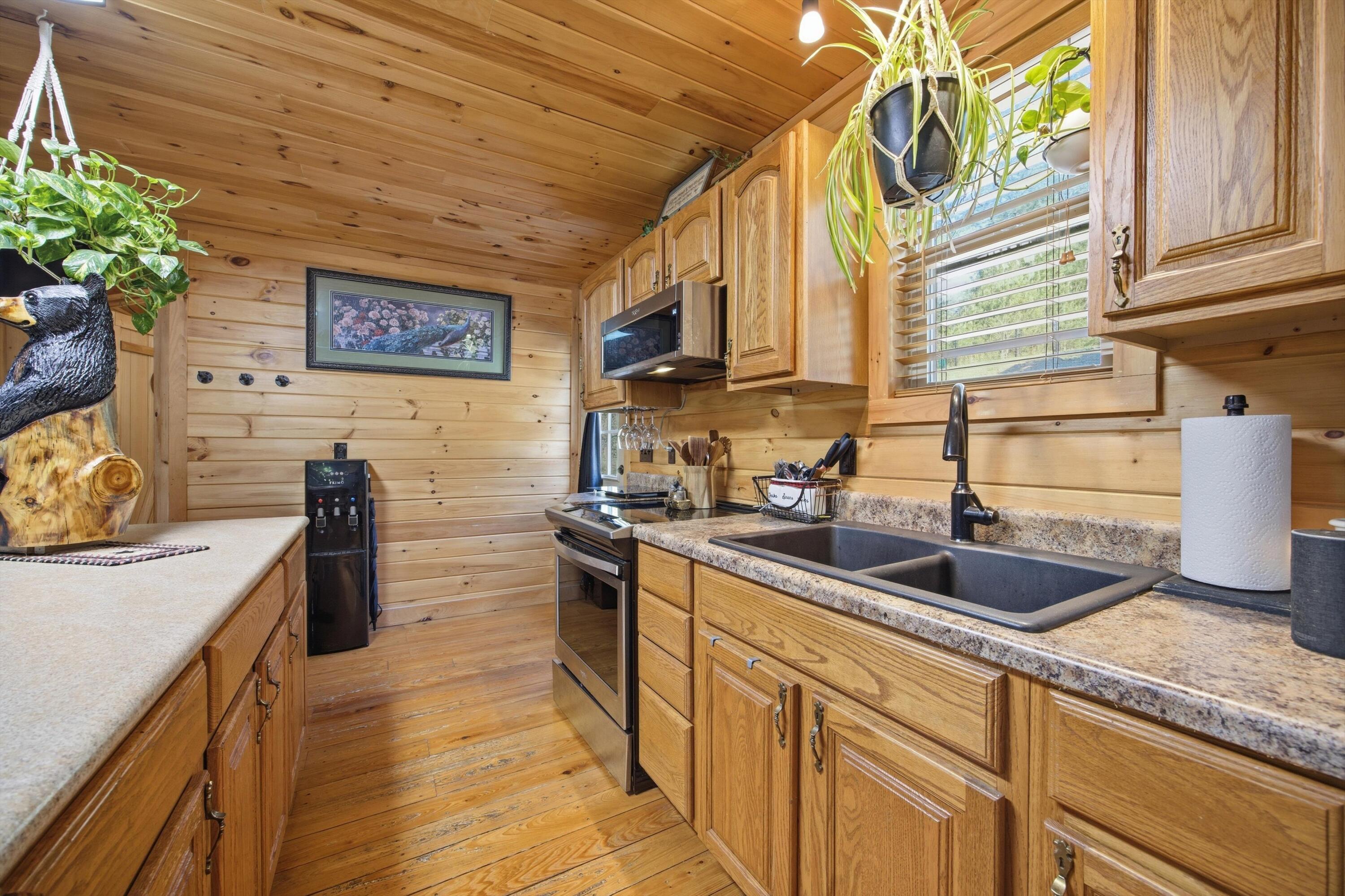 110 Angel Howard Road Pikeville, TN 37367 - Photo 15 of 33 11-110AngelHowardLn_011