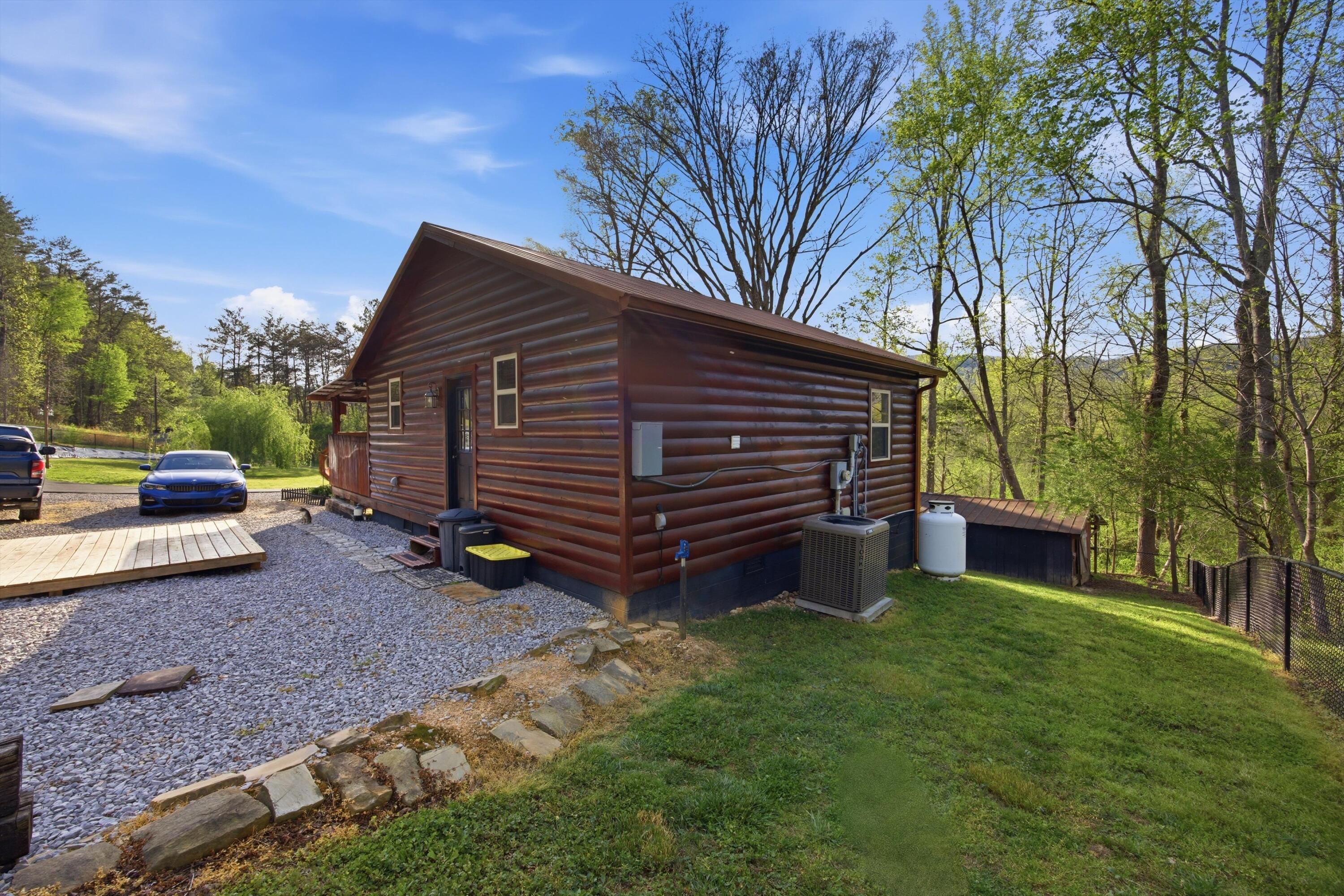 110 Angel Howard Road Pikeville, TN 37367 - Photo 21 of 33 20-110AngelHowardLn_019