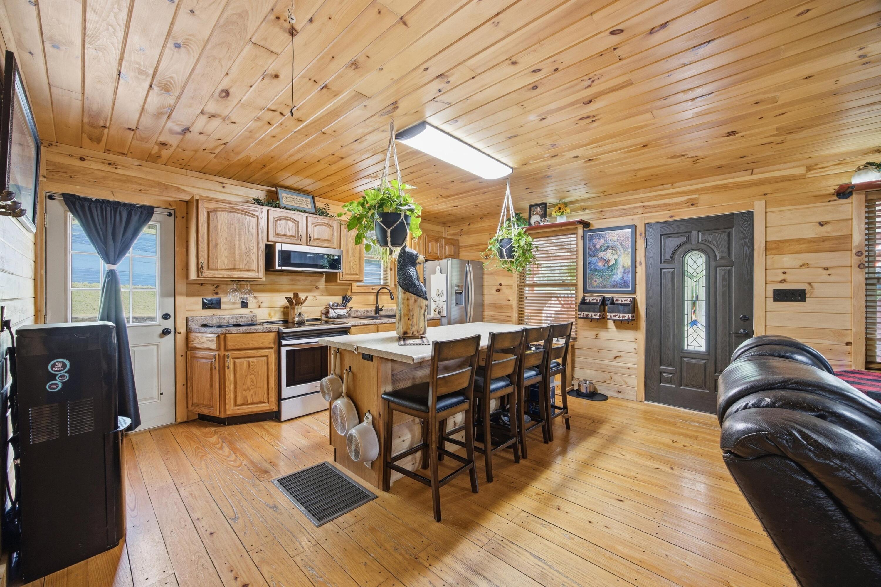 110 Angel Howard Road Pikeville, TN 37367 - Photo 3 of 33 06-110AngelHowardLn_001