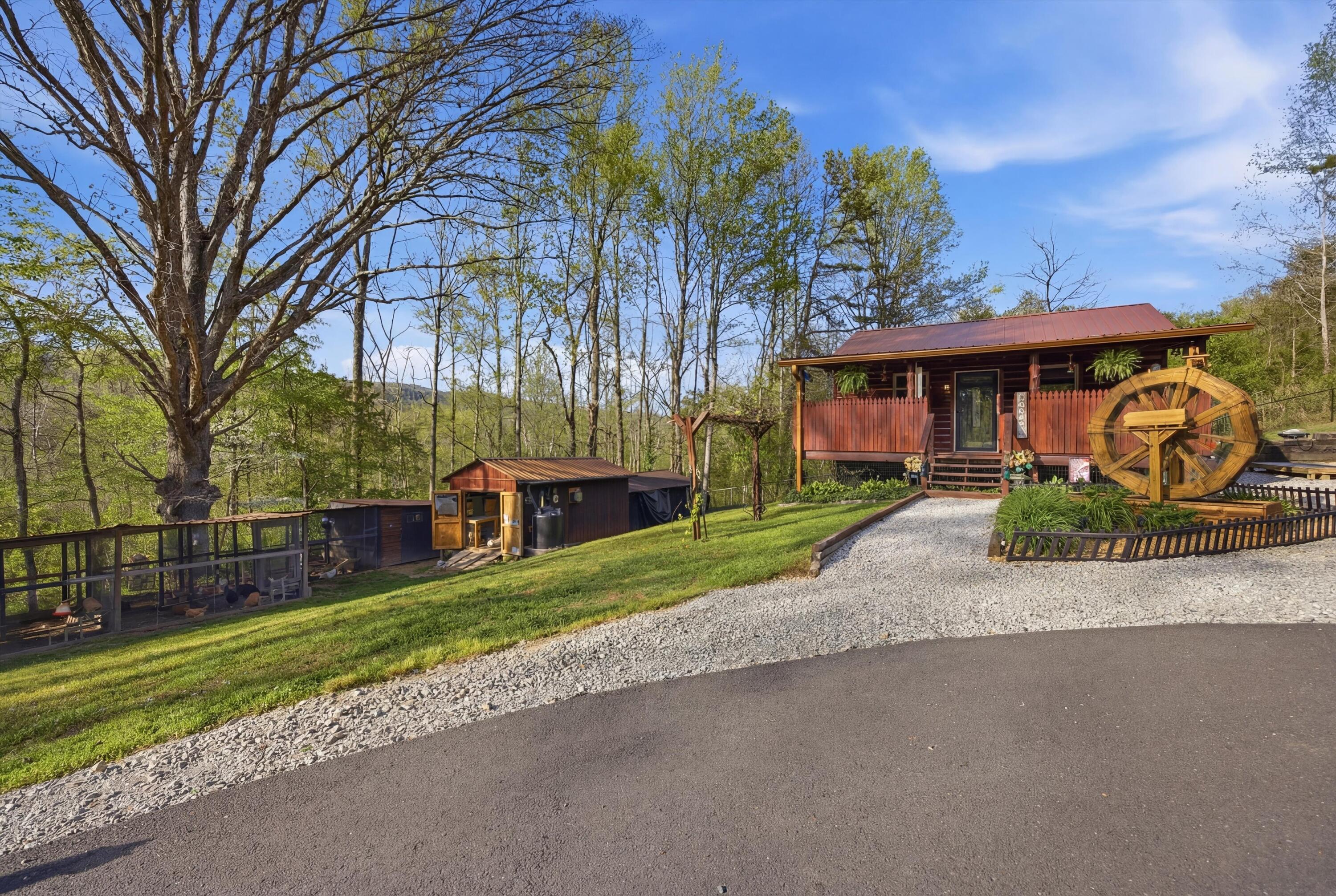 110 Angel Howard Road Pikeville, TN 37367 - Photo 8 of 33 02-090A3408_reedit_384ccf7b