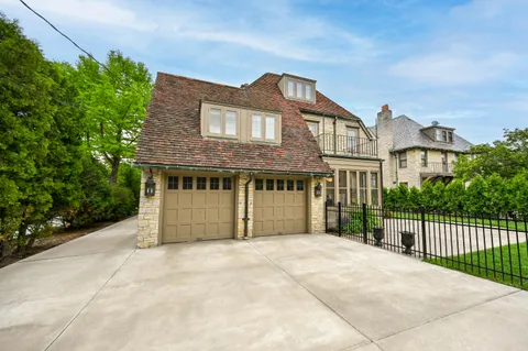 $1,395,000 | 3445 North Lake Drive, Milwaukee, WI 53211