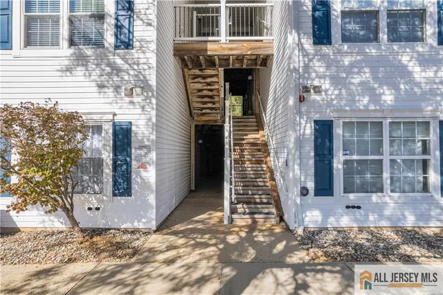 $2,300 | 1027 Waterford Drive, Unit 1027, Edison, NJ 08817