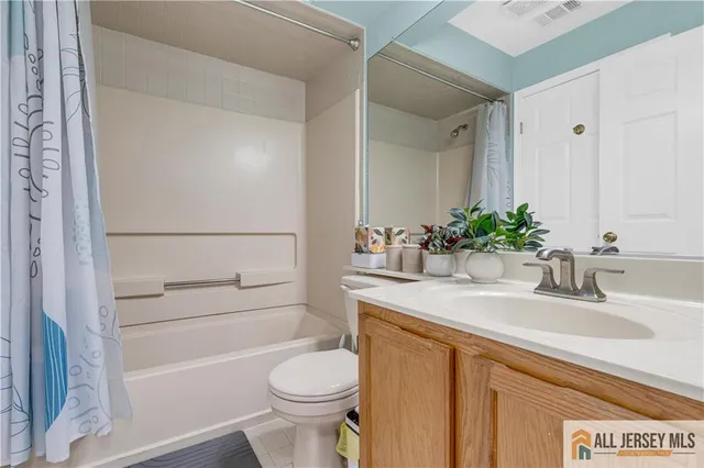 $2,300 | 1027 Waterford Drive, Unit 1027, Edison, NJ 08817