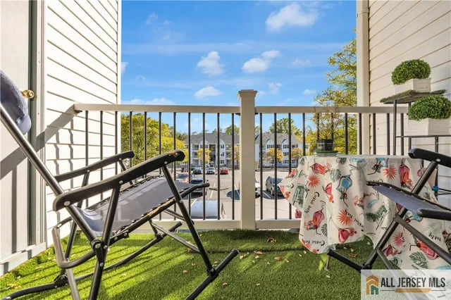 $2,300 | 1027 Waterford Drive, Unit 1027, Edison, NJ 08817