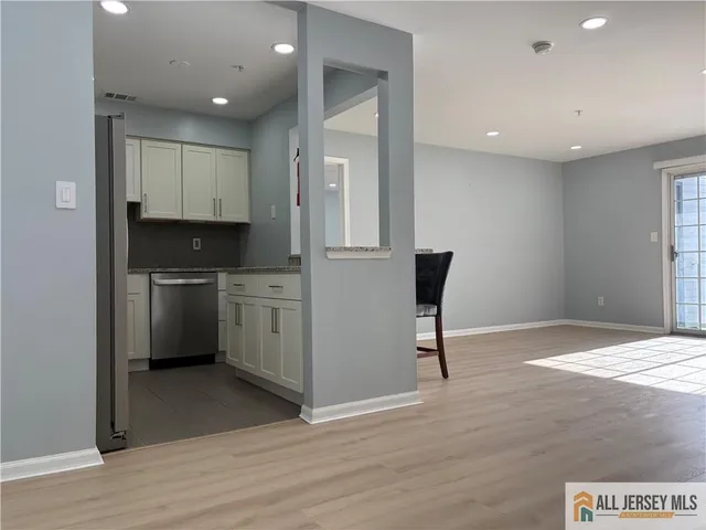 $2,300 | 1027 Waterford Drive, Unit 1027, Edison, NJ 08817