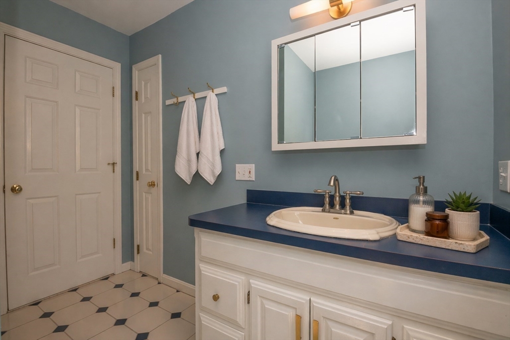 6-8 Devon Avenue, Unit 3 Beverly, MA 01915 - Photo 30 of 40
