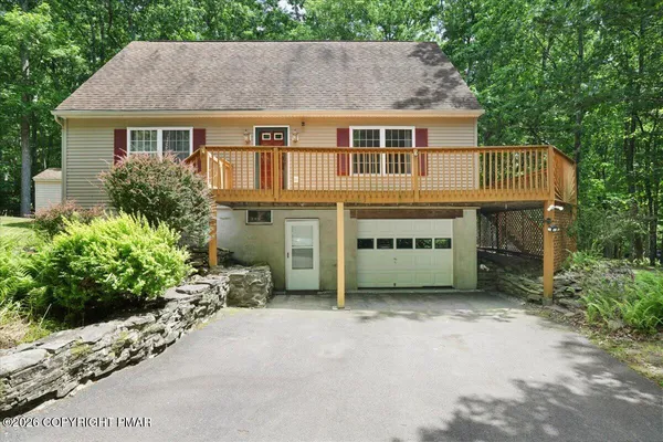 $379,000 | 30 Juniper Way, Hawley, PA 18428